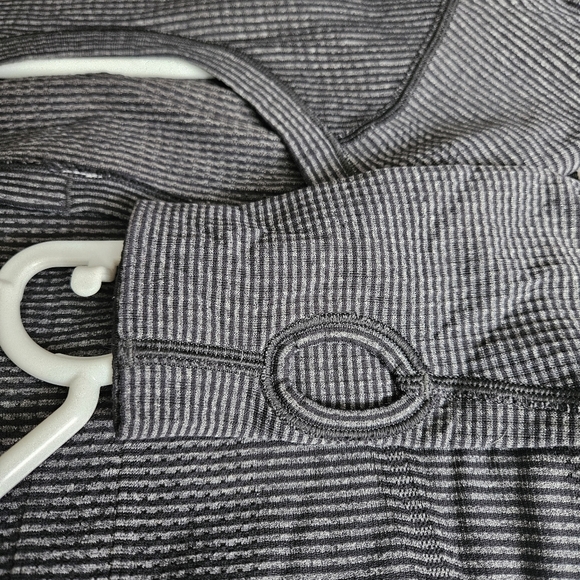 Lululemon Swiftly Tech Long Sleeve Top Sz 4 Metal Dark Gray Micro Stripe - Picture 6 of 7